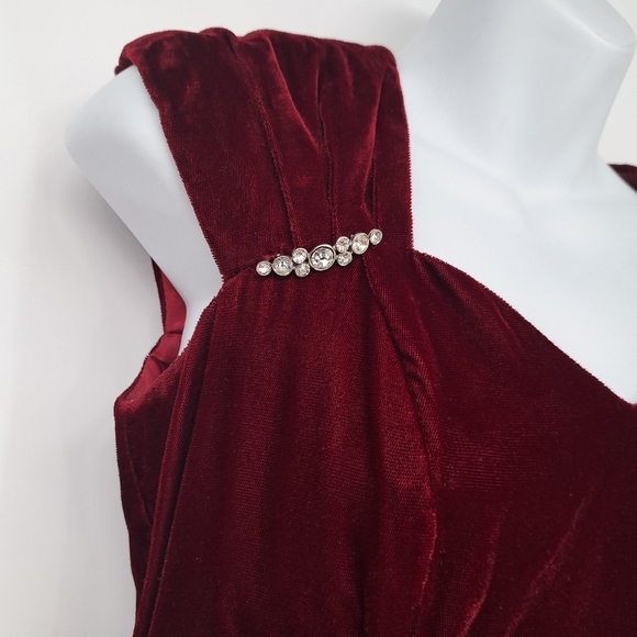Roberta Vintage Burgundy Velvet Rhinestone Embellished Party Dress - Picture 3 of 7